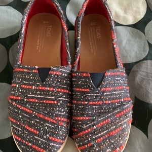 Toms slip ons size 8